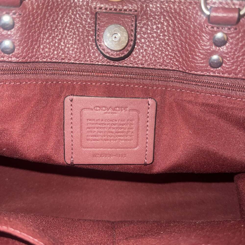Coach Dempsey Carryall In Signature Jacquard With Stripe And Coach Patch - Picture 3 of 6